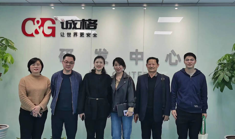 周浦商會(huì)“活動(dòng)”忙 互取“真經(jīng)”促發(fā)展.jpg